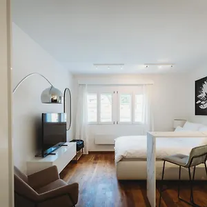 Romantic Jump Overlooking River, Free Parking Appartamento Lubiana